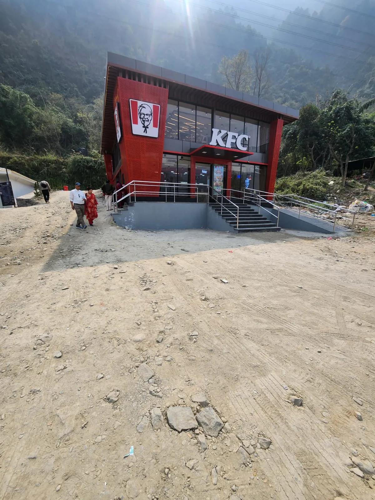 The E-Stop at Kurintar — a rest stop for EV buses on the Kathmandu–Pokhara highway. Yes, there is a KFC.